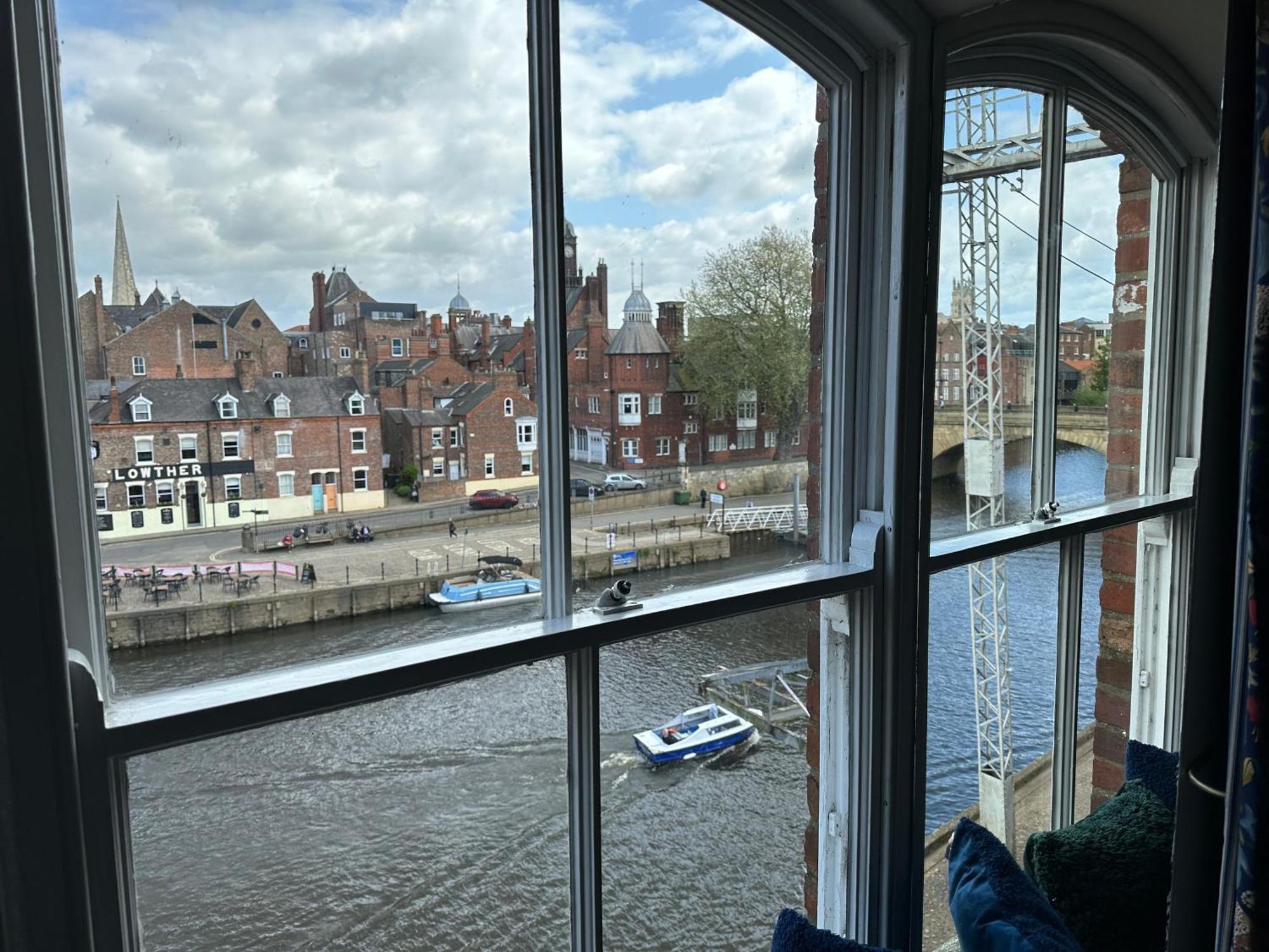 Apartment Loveyork Penthouse Riverside With Free Parking